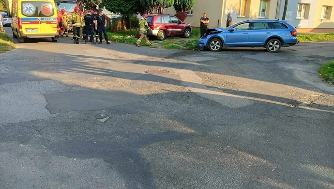 Wypadek na skrzyżowaniu Białej i Kwiatowej. Dziecko trafiło do szpitala