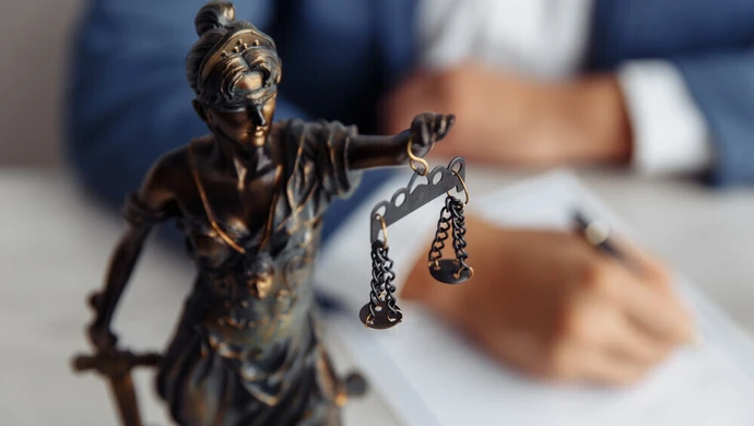 Adwokat w Pruszkowie – postaw na zgrany zespół