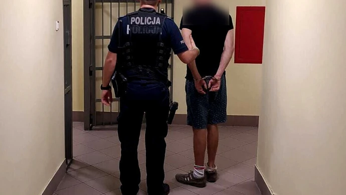 Poturbował kobietę, bo chciał zjeść kebaba