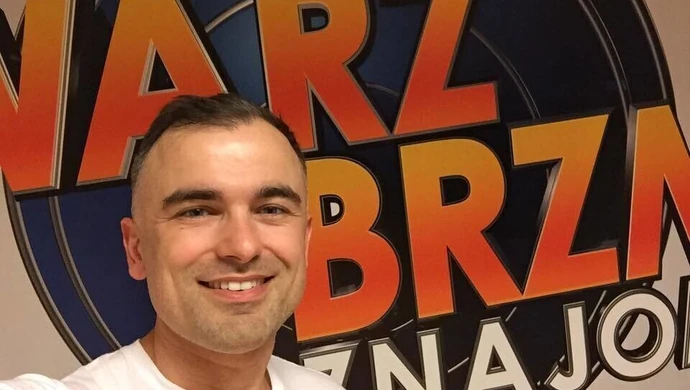 Z telewizyjnego show na scenę mediateki