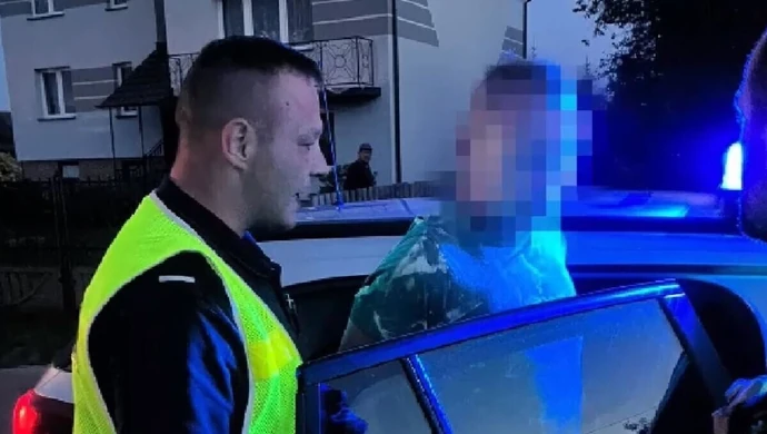 Pijany kierowca uciekał przed policją, wioząc 3-letnią córkę [FILM]