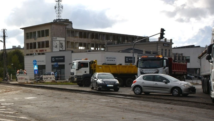 Chaos na zamkniętym skrzyżowaniu