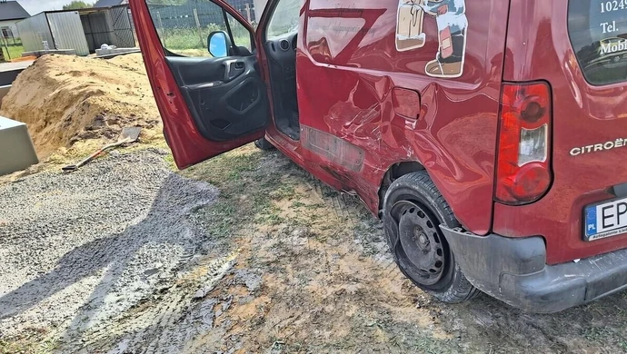 Zderzenie dwóch samochodów na Michałowskiej