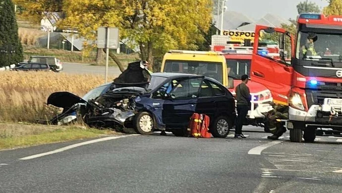 Groźny wypadek na DK74 pod Piotrkowem