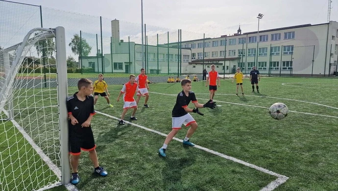 "Haratają w gałę" na nowym boisku