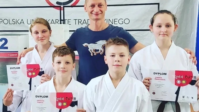 Piotrkowscy karatecy z medalami