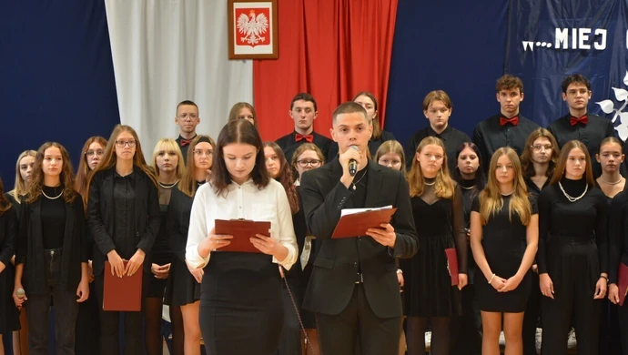 Ślubowali w świeżo wyremontowanej szkole