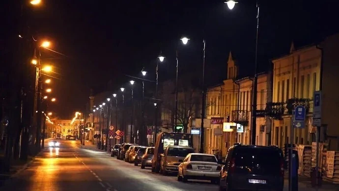 Latarnie zapalą się o godzinę później