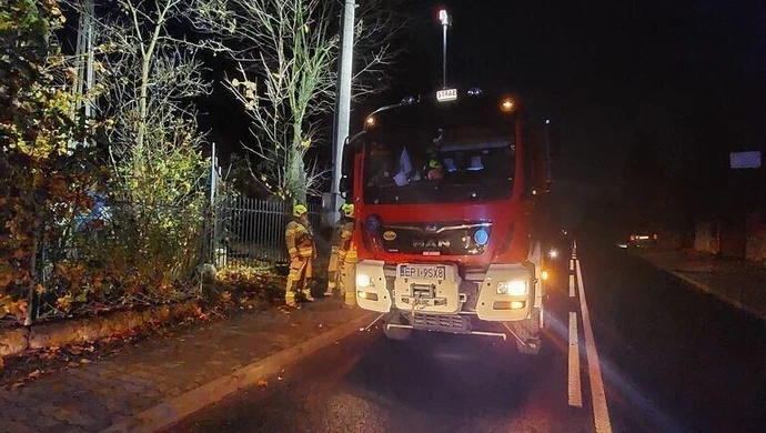 Strażacy wezwani do iskrzącego transformatora