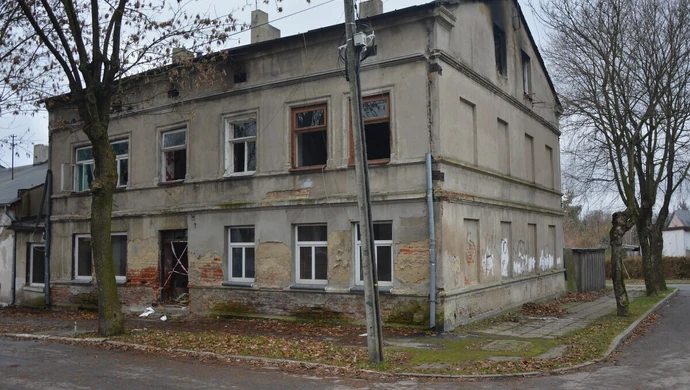 Pożar pustostanu. Nie żyje jedna osoba