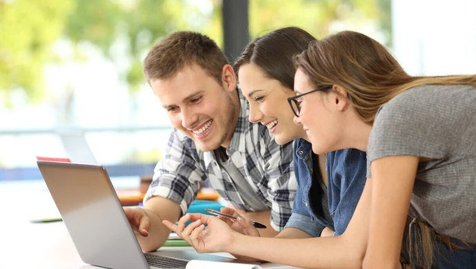 Czy studia niestacjonarne są gorsze od stacjonarnych?