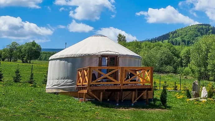 Jurta: Kiedyś tradycyjne mieszkanie nomadów, teraz hit turystyki
