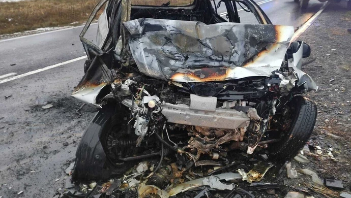 Zderzenie dwóch samochodów na DK 12. Jedna osoba nie żyje