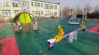 Plac zabaw przy przedszkolu już gotowy