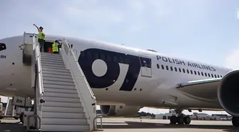 LOT: personel pokładowy pilnie poszukiwany