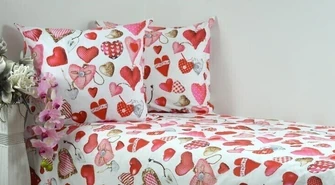 Tekstylia do sypialni małżeńskiej &#8211; wybieramy pościel i kołdrę