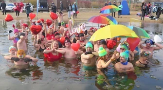 Walentynkowe morsowanie w Piotrkowie [ZDJĘCIA]