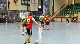 Mistrz ucieka rywalom