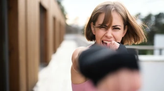 Środki ochrony indywidualnej &#8212; czyli o tym jak można się bronić zgodnie z prawem