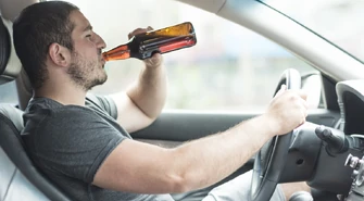 Prowadził po pijanemu, bo&#8230; nie mógł wypić w domu