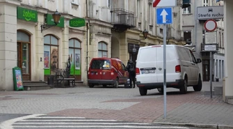 Czy taksówkarze powinni wjeżdżać na Stare Miasto w Piotrkowie? 