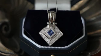 Wiosna 2023 &#8211; do jakiej stylizacji pasuje biżuteria z kamieniami naturalnymi?