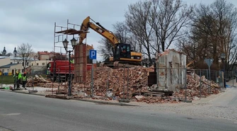 O jedną ruderę mniej...