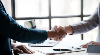 Nie tylko firmy kurierskie &#8211; gdzie znajdzie zatrudnienie agent celny?