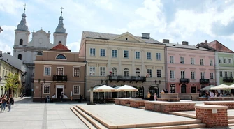 Kilka kroków od bogatej historii