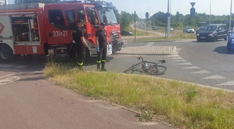 Potrącenie rowerzysty przy alei 800-lecia w Piotrkowie (ZDJĘCIA)