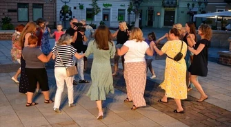 Wspólnie tańczyli w Rynku Trybunalskim