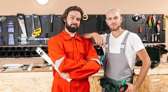 Starannie dobrana odzież BHP: jakość, swoboda ruchów i gwarancja bezpieczeństwa