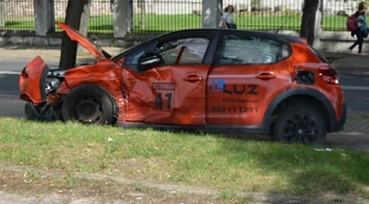 Wypadek pod zamkiem. Hyundai uderzył w "elkę"