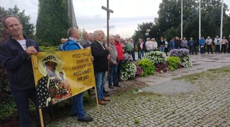 Sierpniowy Męski Różaniec ulicami Piotrkowa