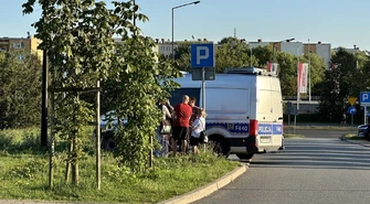 Zderzenie osobówki i rowerzysty przy skate parku