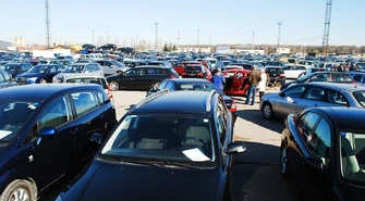 Cena, przebieg, rocznik. Testy bezpieczeństwa na szarym końcu. Czym kierują się Polacy podczas zakupu używanego auta?