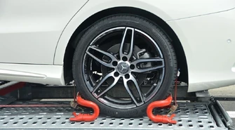 Gdzie szukać pomocy po wypadku lub awarii opony?