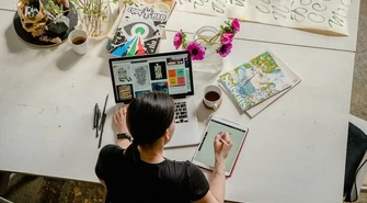 Sposoby na zarobek zagranicą... przez internet? Pan Radosław i pani Maria z Piotrkowa wiedzą, jak to zrobić!