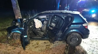 Wypadł z drogi, bo jechał za szybko?