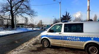 Szła wprost pod nadjeżdżający pociąg