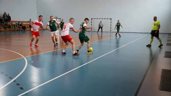 Strażacy z gminy Wola Krzysztoporska zagrali o mistrzostwo w hali [ZDJĘCIA]