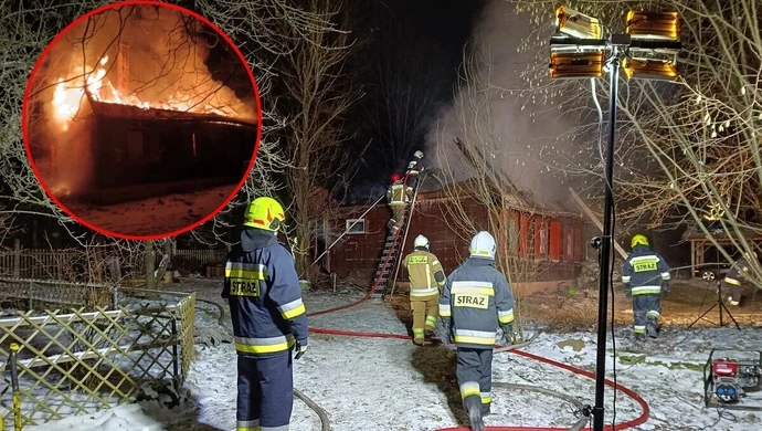 Dom całkowicie spłonął. Poparzona osoba w szpitalu