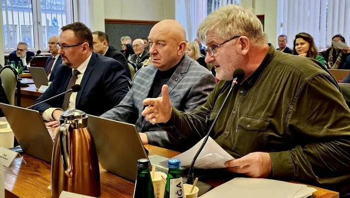 Jak pracowali radni w 2023 roku? Sprawdziliśmy liczbę zapytań i interpelacji