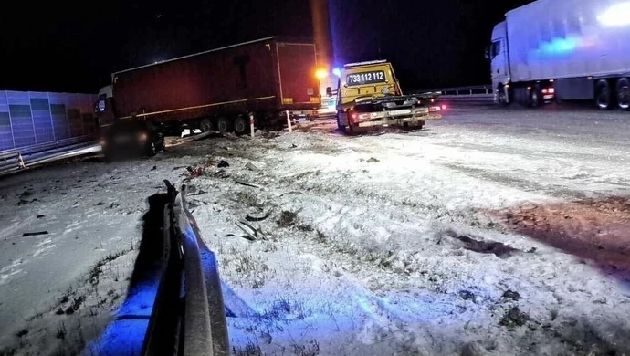 Ślisko na drogach. Wypadki na A1 i S8