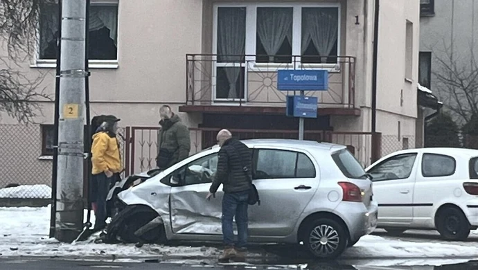 Zderzenie osobówek na Topolowej