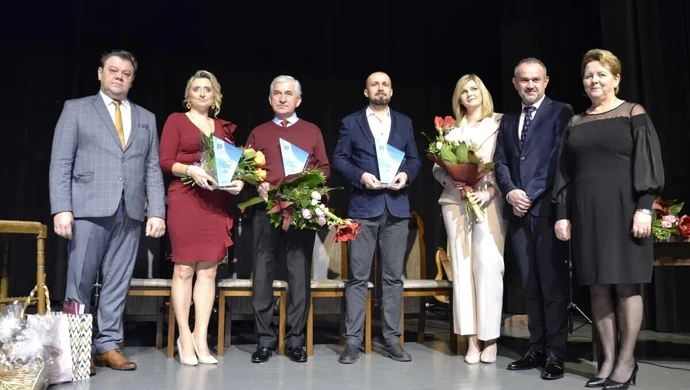 Wyróżnienia trafią do zasłużonych. Wola Krzysztoporska zaprasza na noworoczny koncert