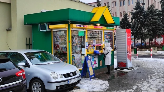 Kioski na ulicach Piotrkowa. Czy przechodzą już do historii?