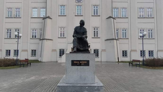 Dlaczego pomnik Kopernika stoi w Piotrkowie? 
