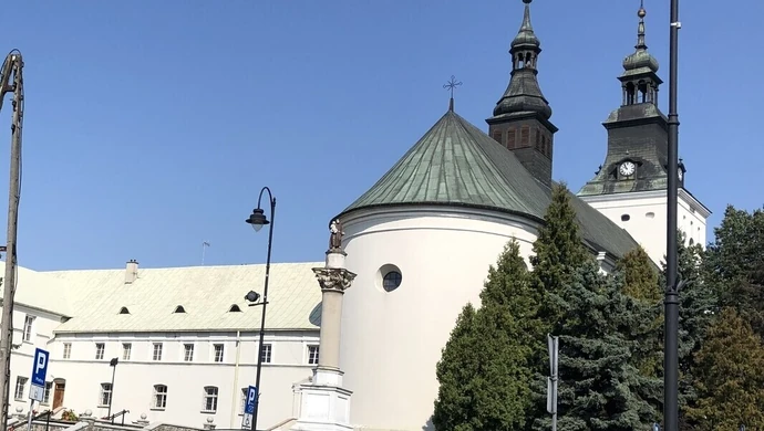 Spotkanie z Sakiewiczem u Bernardynów. Czy kościół to miejsce na politykę?