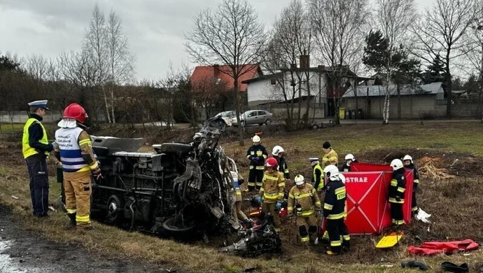 Dwie osoby nie żyją po wypadku na DK74